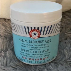 FIRST AID BEAUTY FACIAL RADIANCE PADS